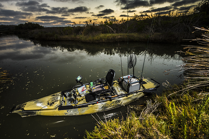 ProAngler14-studio-outdoor-camo-rigged-swamp-8215-sm.jpg